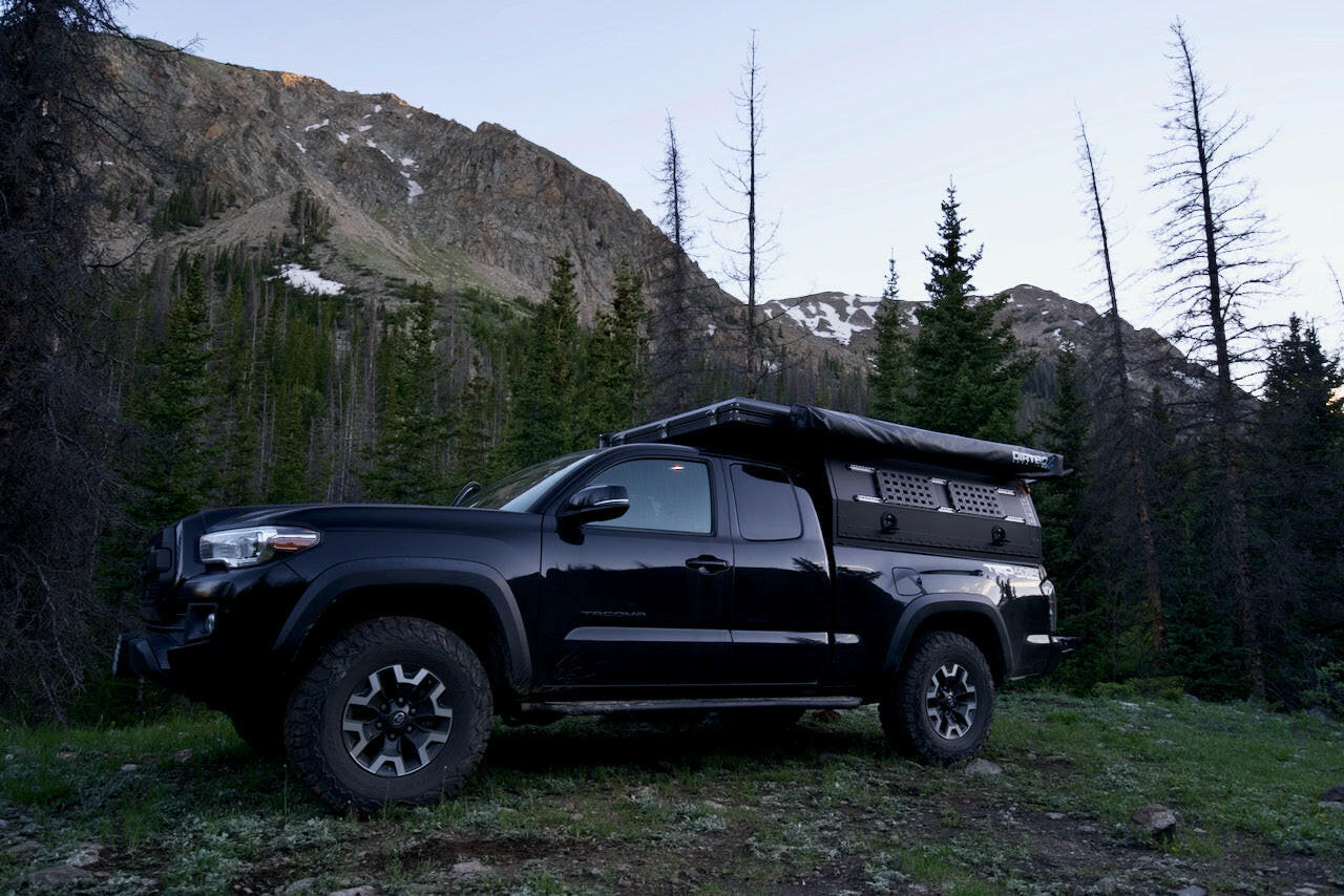 Dirtbox- Free Standing 270-Degree Awning