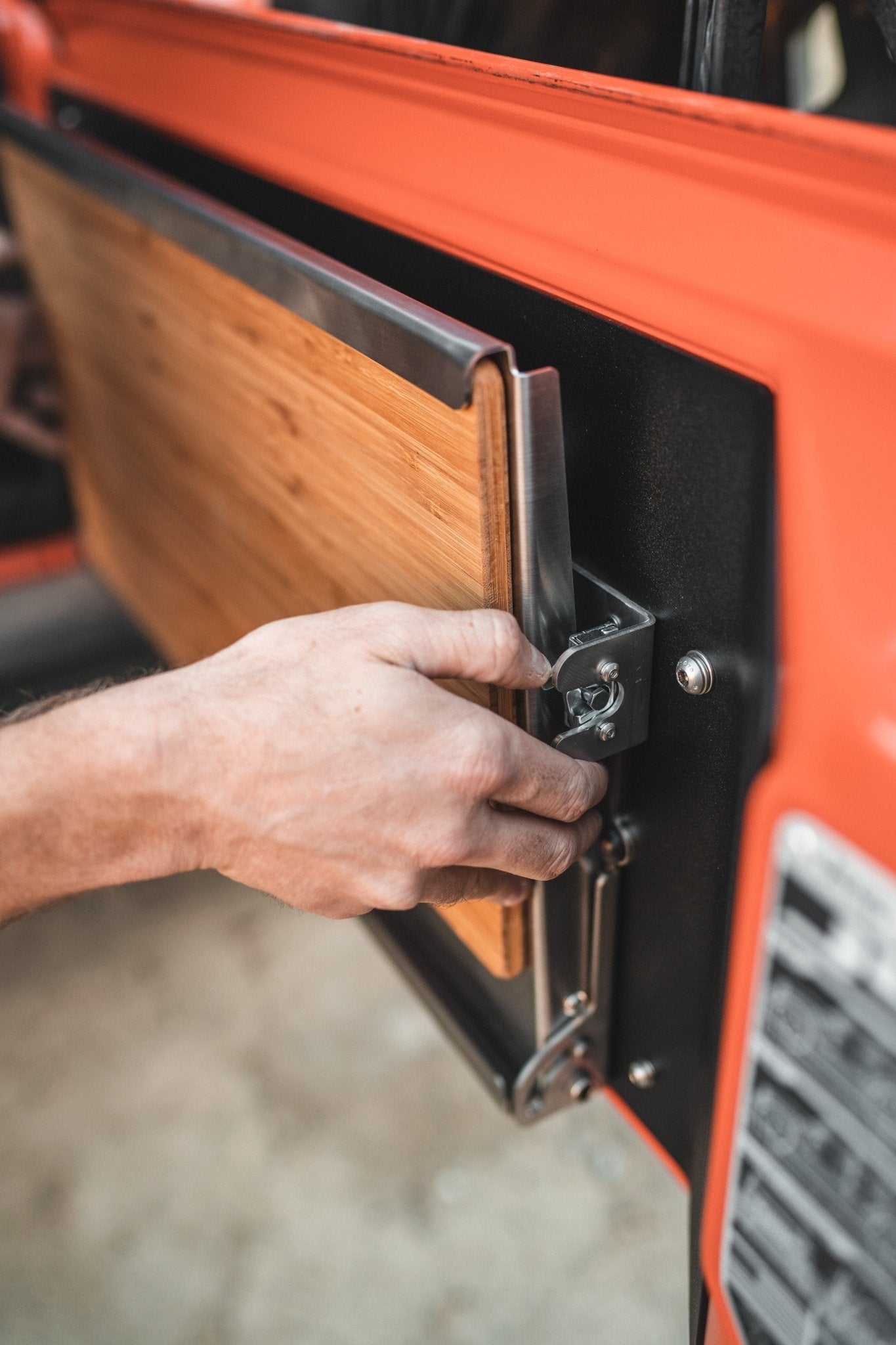 Goose Gear- Jeep Wrangler 2018-Present JL / JLU - Goose Gear Tailgate Table