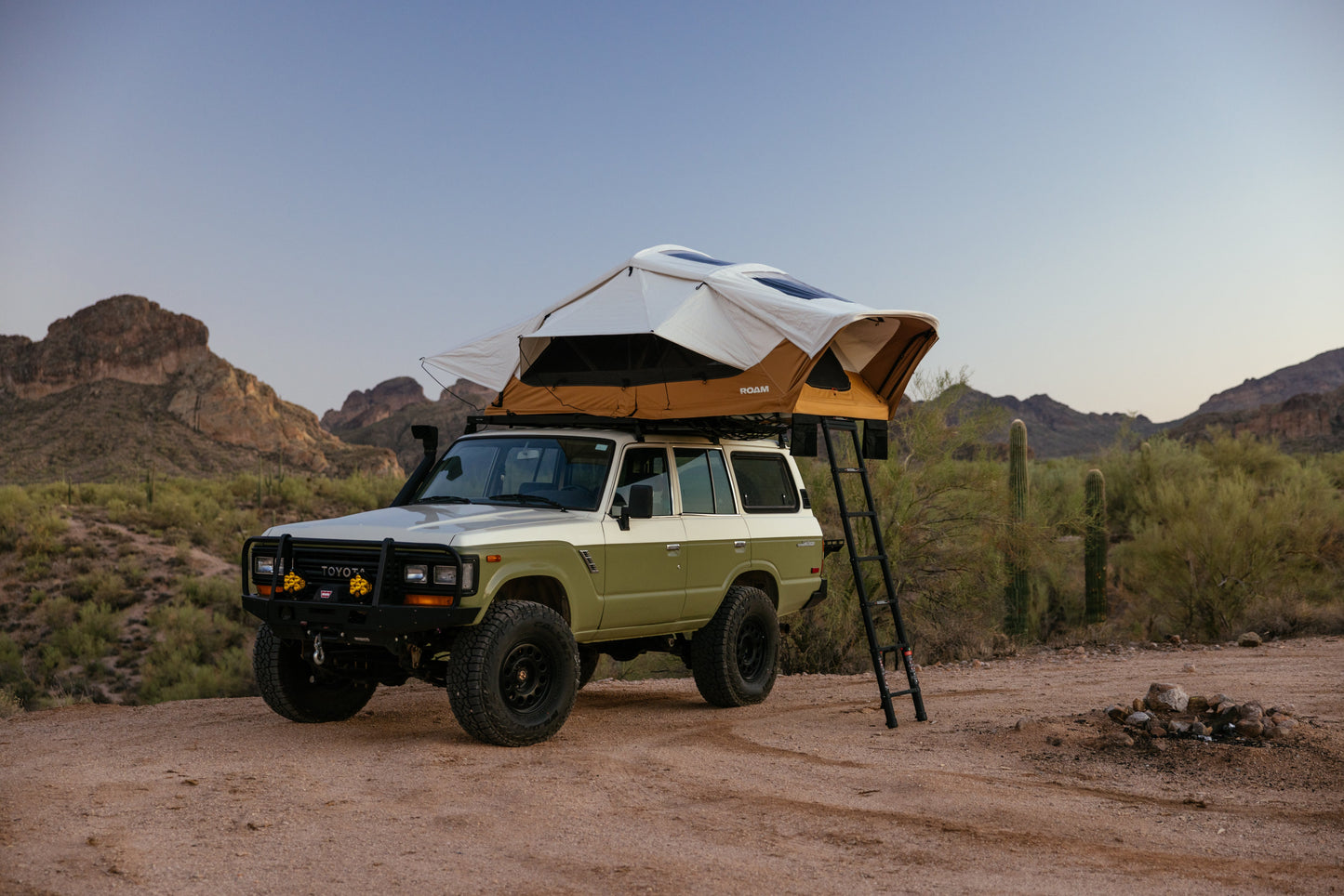 Roam- Vagabond XL 2.0 Rooftop Tent