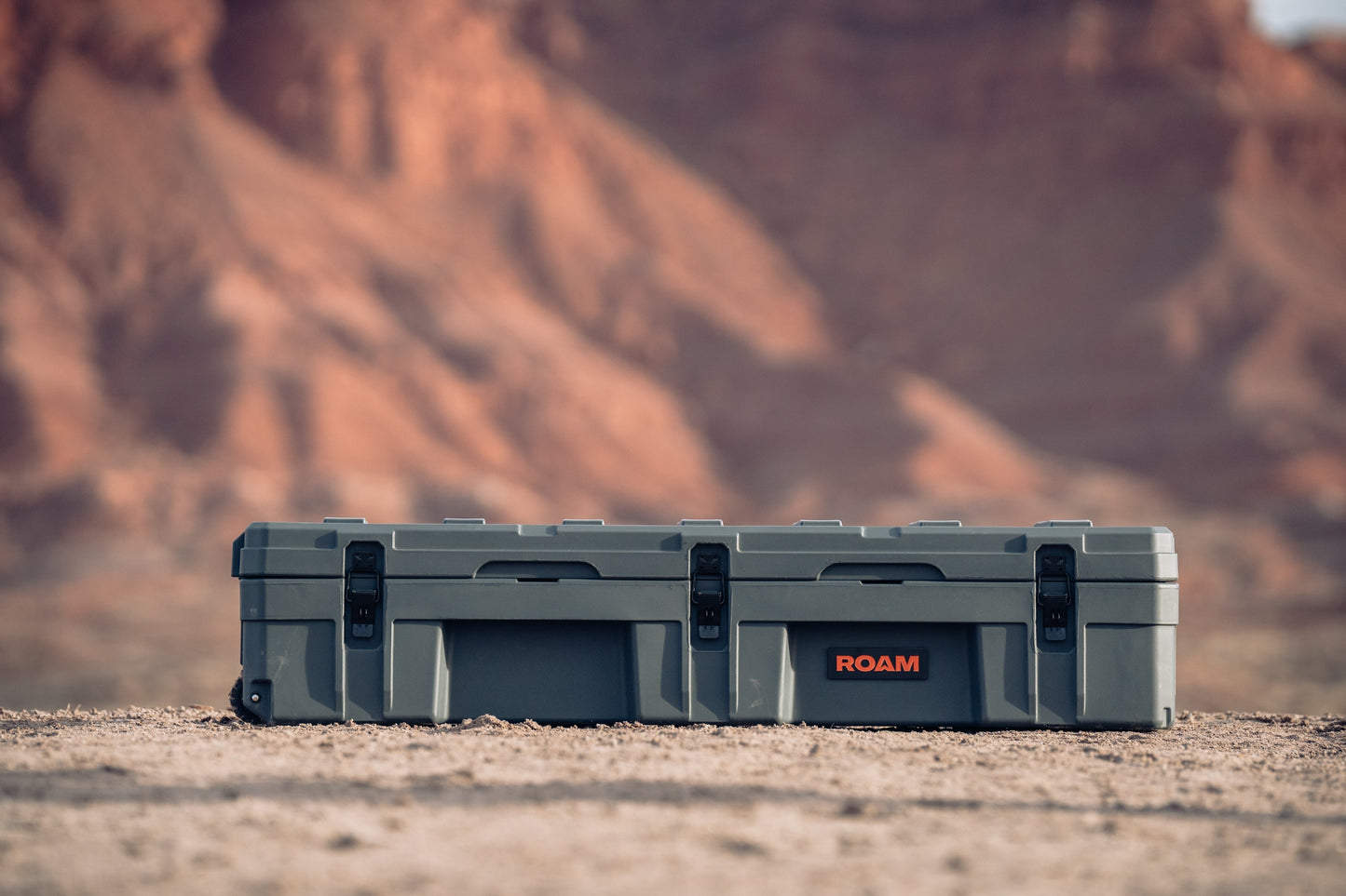 Roam- 128L Rolling Rugged Case