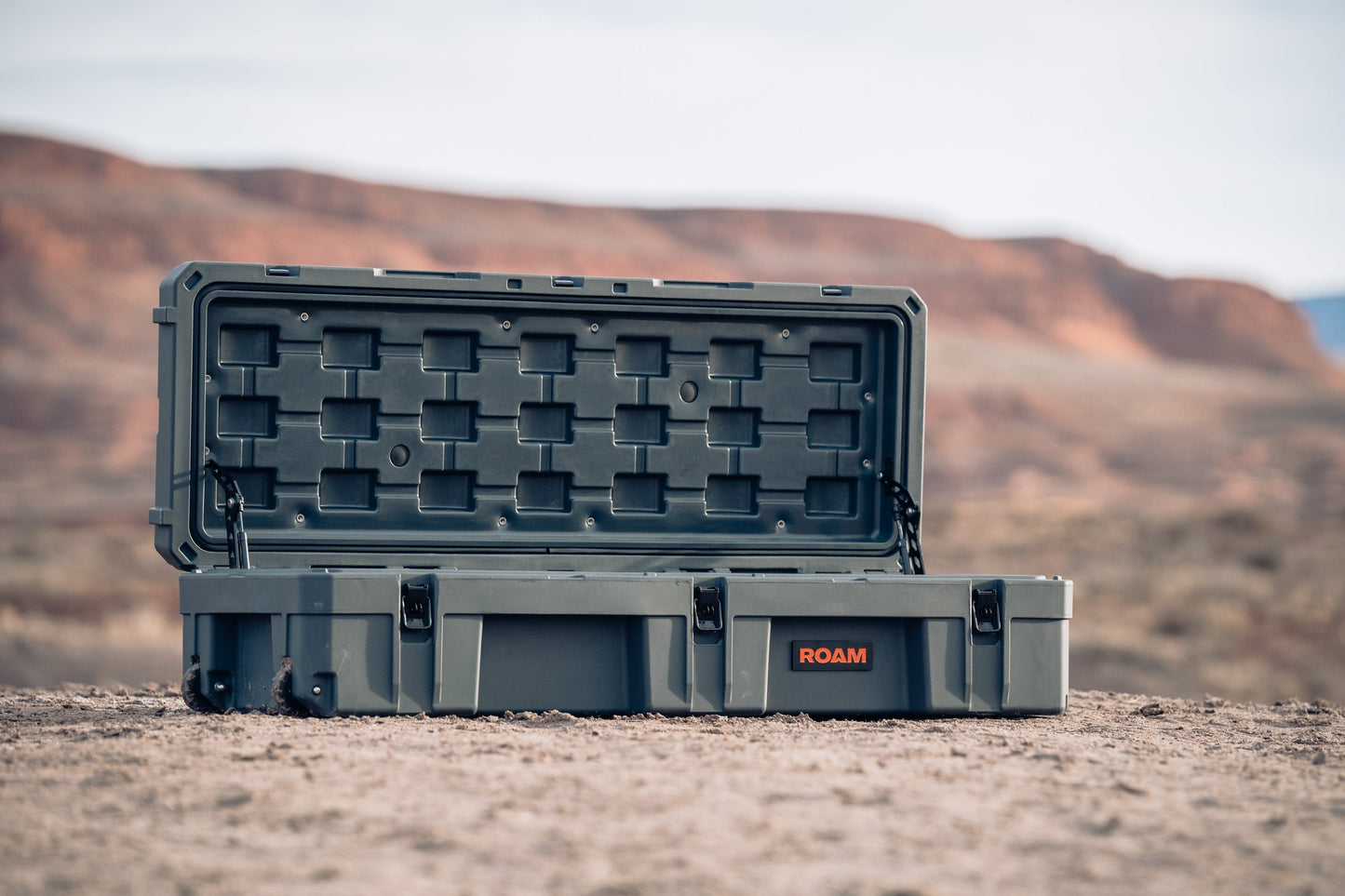 Roam- 128L Rolling Rugged Case