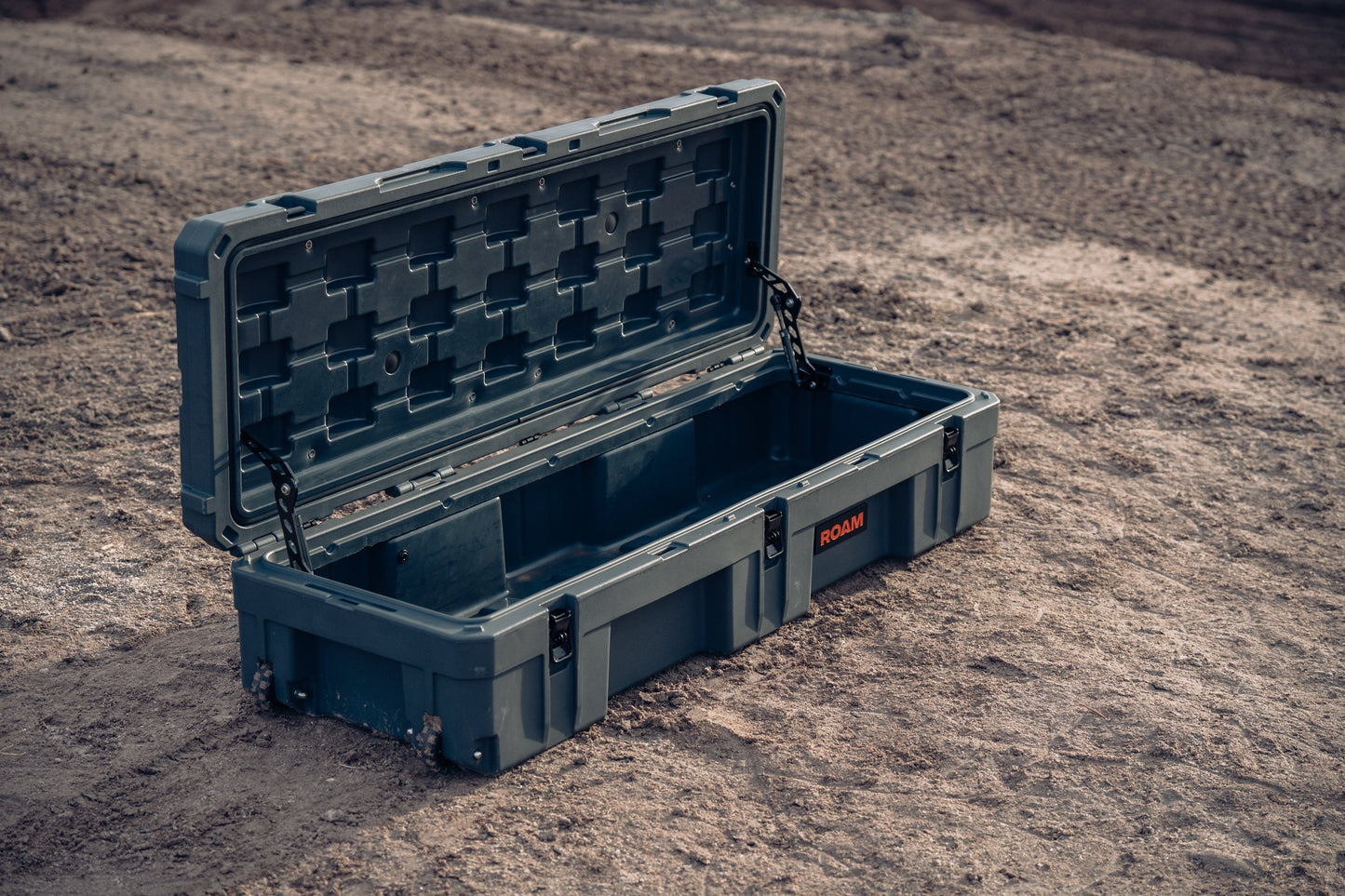 Roam- 128L Rolling Rugged Case