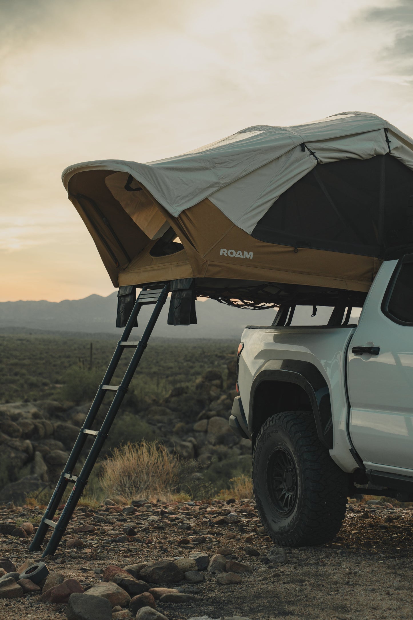 Roam- Vagabond 2.0 Rooftop Tent