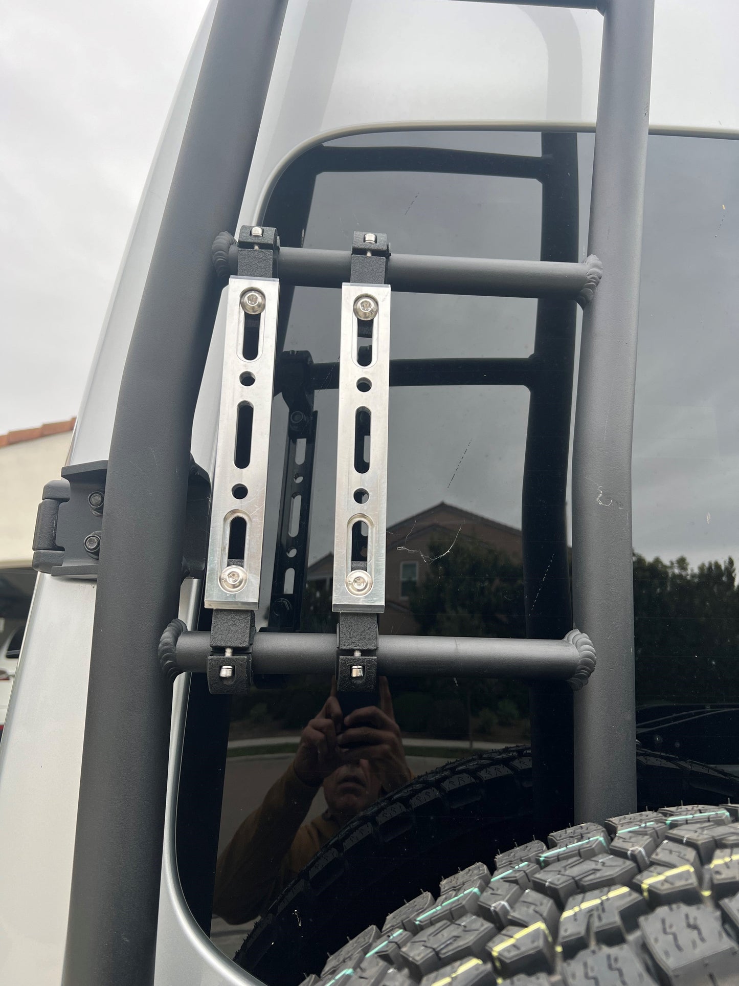 Power Tank- Ladder Cross-Bar Mount for Propane and CO2 Power Tanks